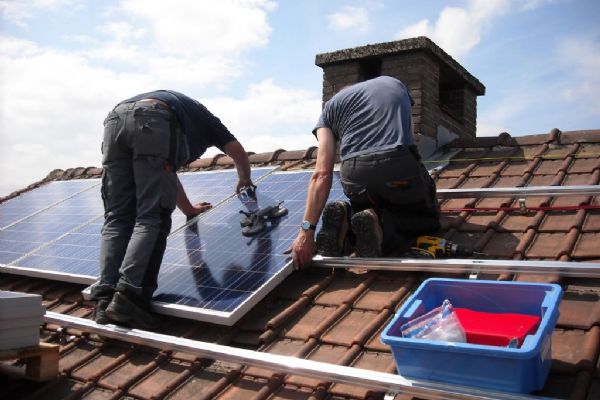 Zájem o fotovoltaiku roste, může si ji dovolit i střední třída