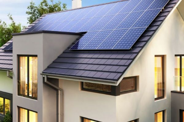 Uvažujte o fotovoltaice na střechu v Karlovarském kraji? Získejte dotaci až 170 000 Kč!
