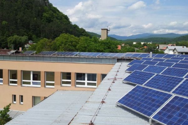 Fotovoltaika pro firmy sníží vaše náklady